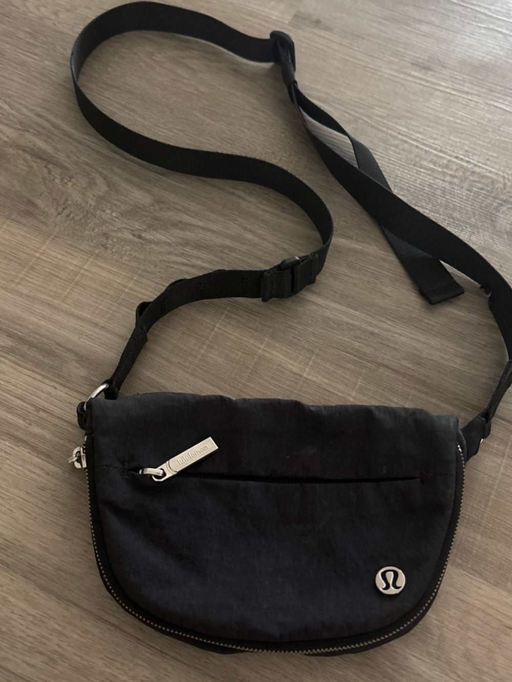 lululemon athletica all night festival bag 2L